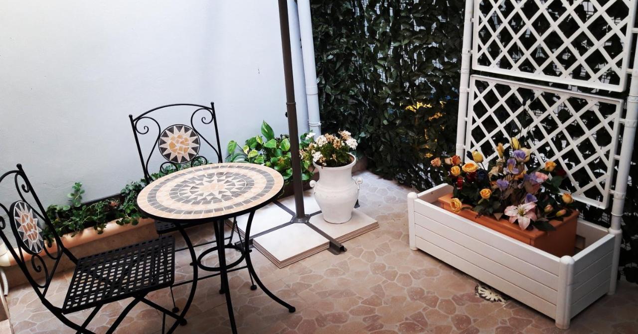 L'Opera Dei Pupi B&B 阿沃拉 外观 照片